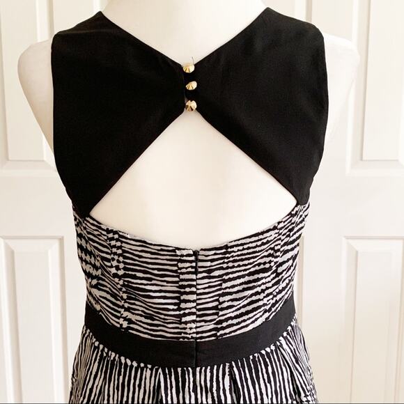 Guess Mini Dress Black White Cutout High Neck Sleeveless Mini Dress Size 6 - Picture 10 of 12